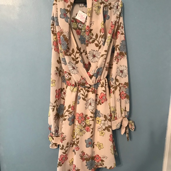 Dress - Picture 1 of 2